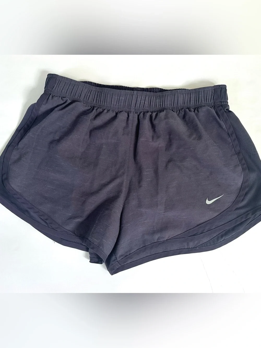 Nike Women's Tempo Dri-Fit Shorts Medium Purple/Gray Lightweight Mid-Rise GUC